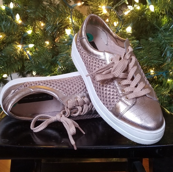 "Steve" Steve Madden rose gold sneakers - Picture 4 of 5